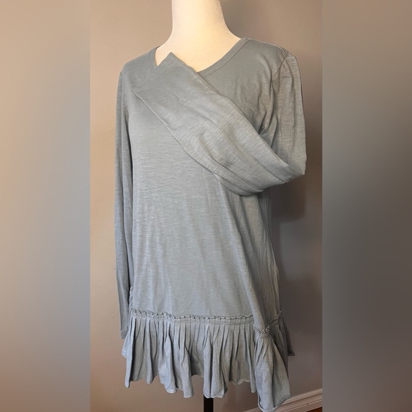 NWOT LOGO Pastel Blue Long Sleeved Tunic w/ Ruffles on the Bottom!! - Picture 3 of 9